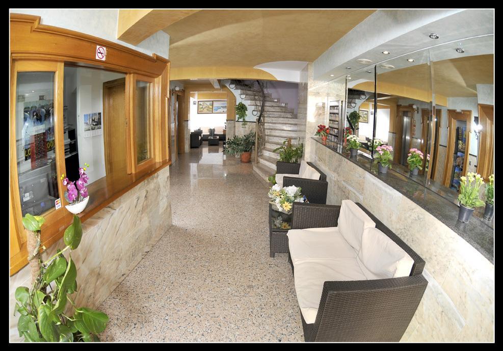 Hostal Carel El Médano المظهر الخارجي الصورة